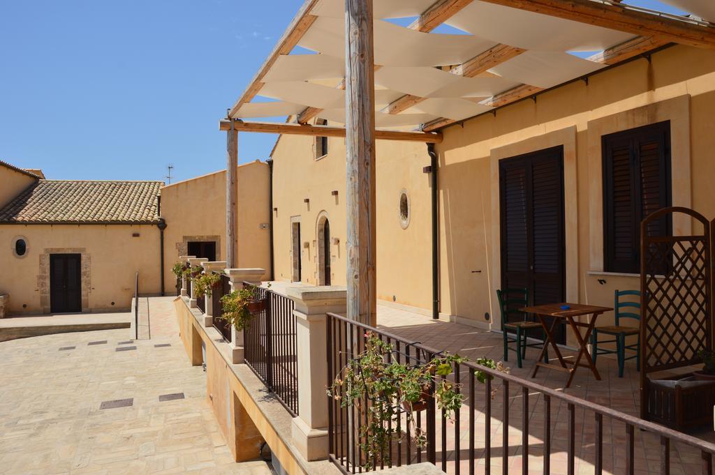 Le Sorelle Del Vino Marzamemi Exteriör bild