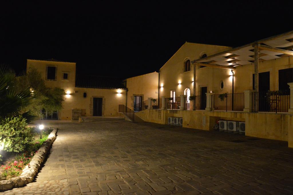 Le Sorelle Del Vino Marzamemi Exteriör bild